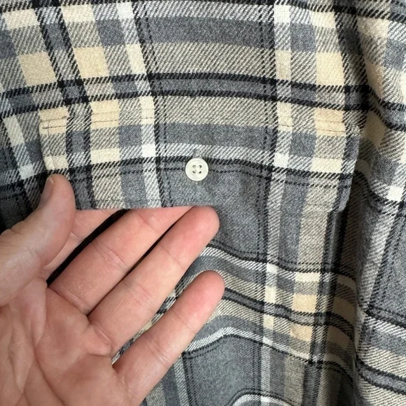 NEW Old Navy Women's Gray/Beige Plaid Boyfriend Button Up‎ Shirt Medium Chore - Picture 3 of 14
